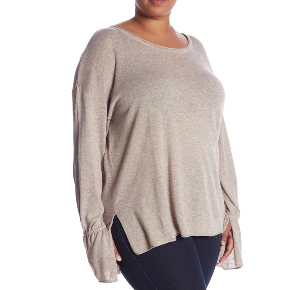 14th & Union bell sleeve top